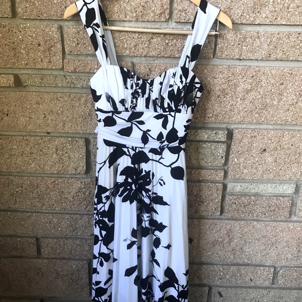 Speechless Black and White Floral Dress